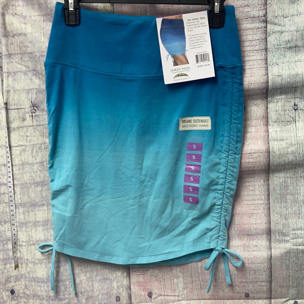 Brand new Woman’s Earth Yoga Gather Skirt. Size S.